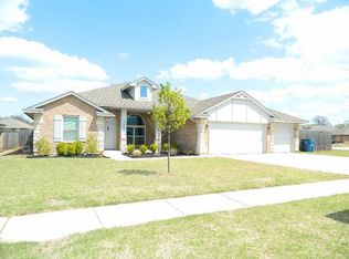 2420 Shell Dr, Midwest City, OK 73130