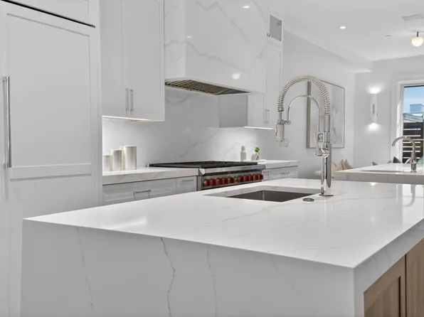 559 E Broadway, Boston, MA 02127
