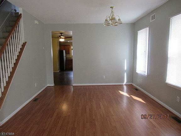 5th image of 321 Lincoln St