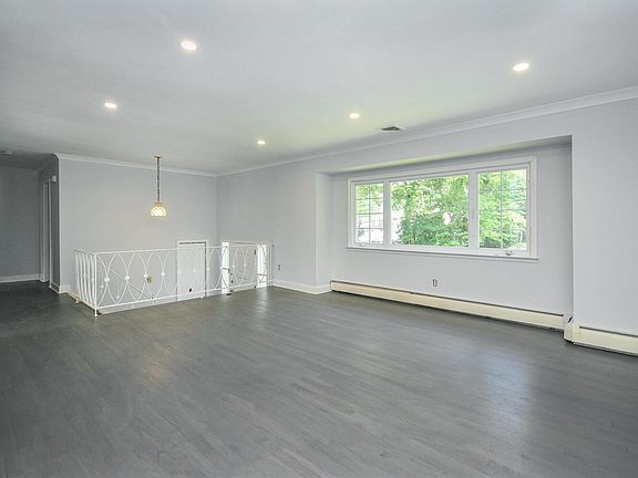 3rd image of 21 Glenola Ave