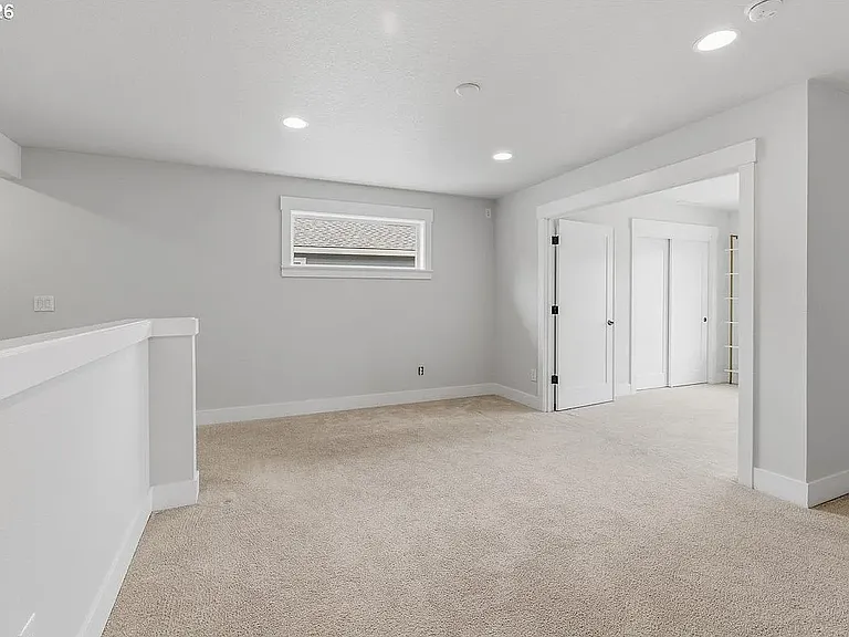 47 S 39th Dr — Photo 18