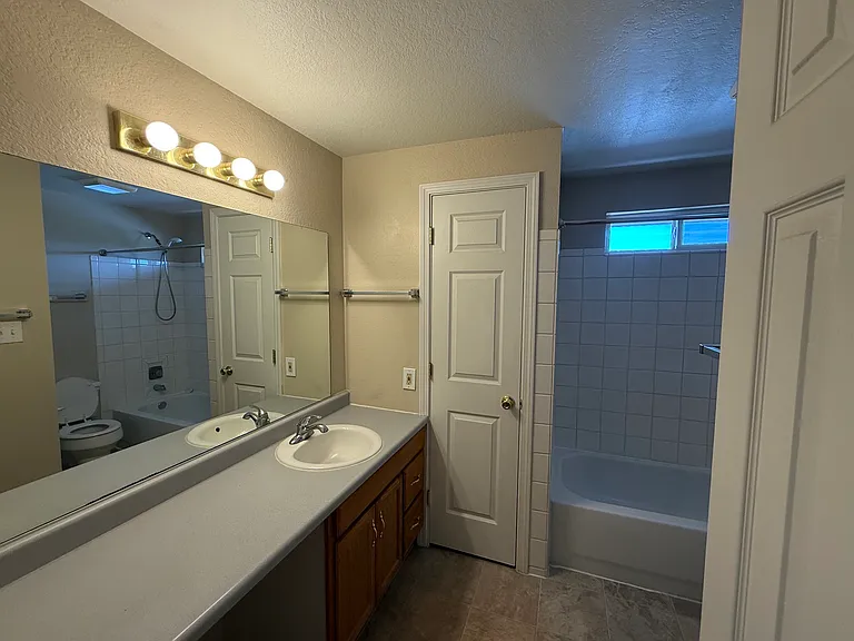 2706 W Modoc Ct — Photo 10