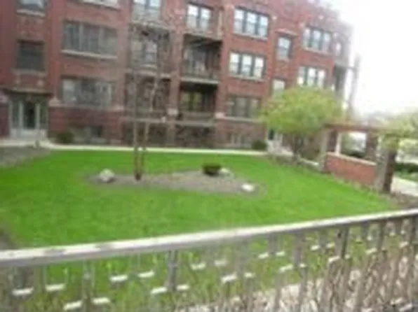 633 Garfield St APT 1, Oak Park, IL 60304