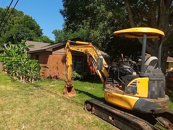 3rd image of 2806 E Cavett Dr