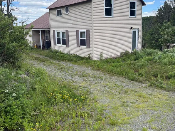 274 Hellmers Hill Rd, Equinunk, PA 18417