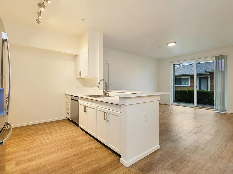 Creekside Apartments — Photo 46