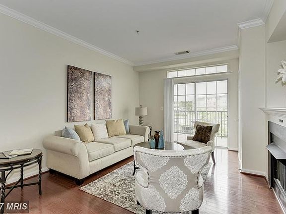 2nd image of 2465 Army Navy Dr #1411