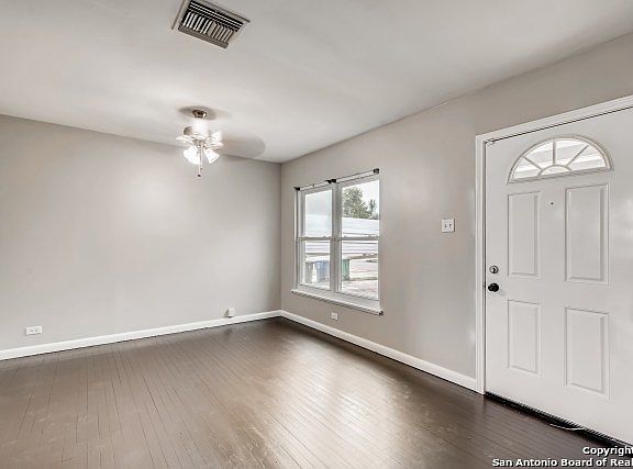 5th image of 114 Overhill Dr