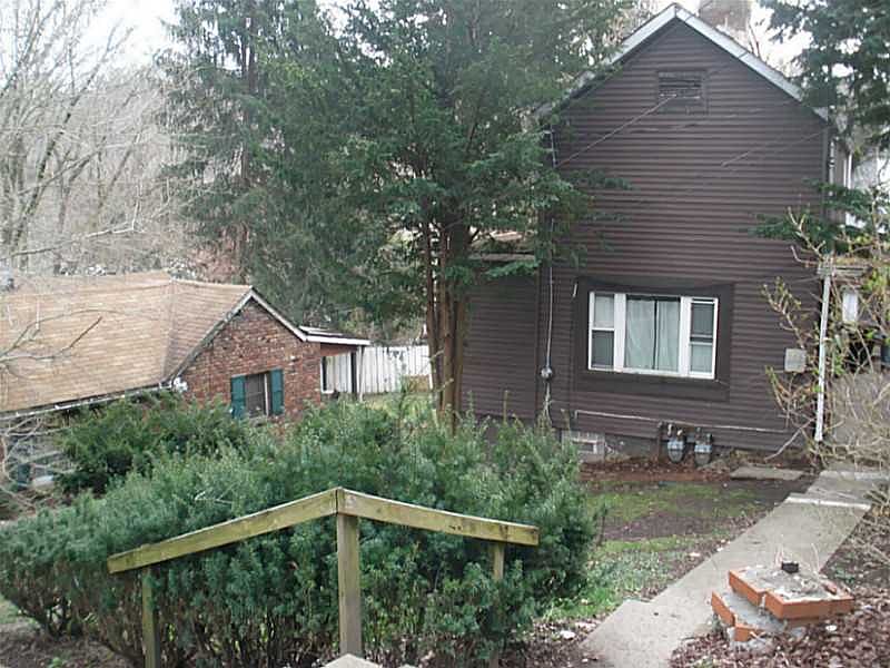 2nd image of 134-136 Leneake St