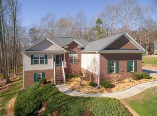 7803 Perthshire Dr, Oak Ridge, NC 27310