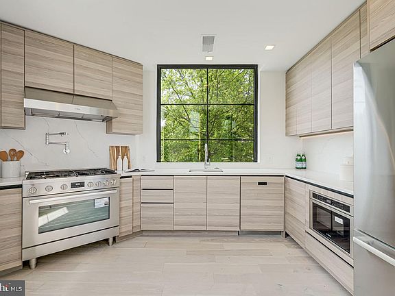 4th image of 2901 Newark St NW