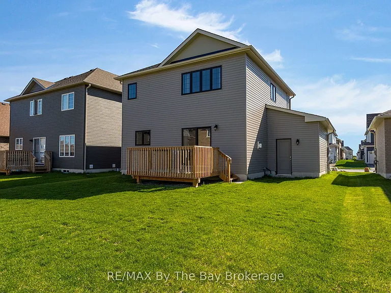 214 Cubitt St — Photo 33