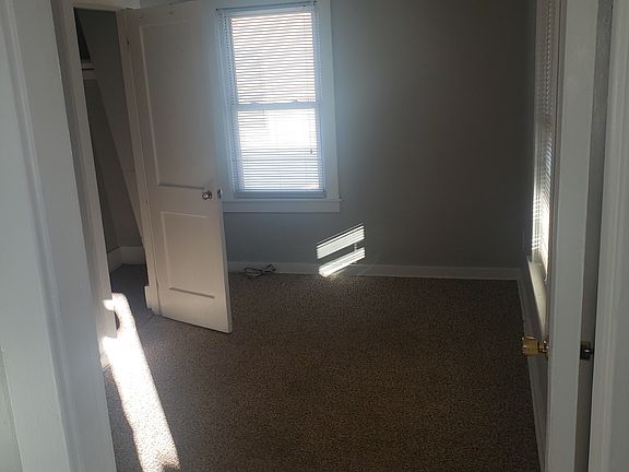 2nd image of 186 Hamilton St #D