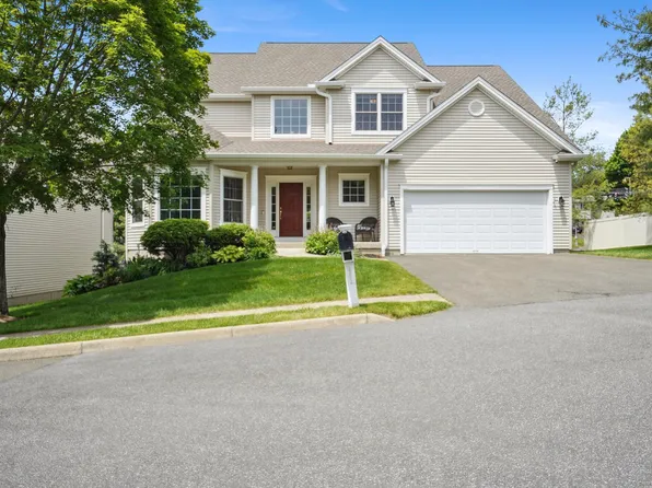 2 Tobins Court, Danbury, CT 06810