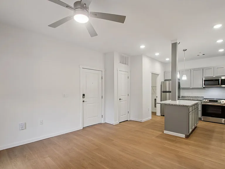 Portland Place Apartments — Photo 101