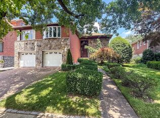 13835 11th Ave, Whitestone, NY 11357