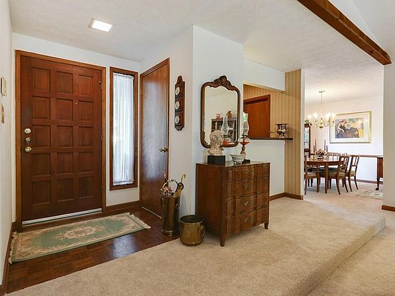 3rd image of 840 Lake Forest Cir