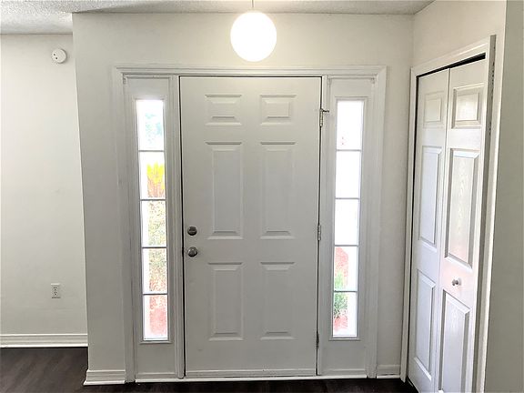 3rd image of 8766 Humberside Ln