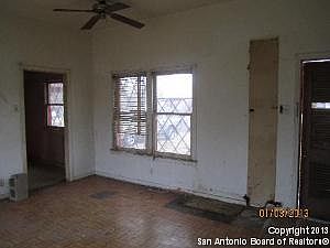 4th image of 218 Colglazier Ave