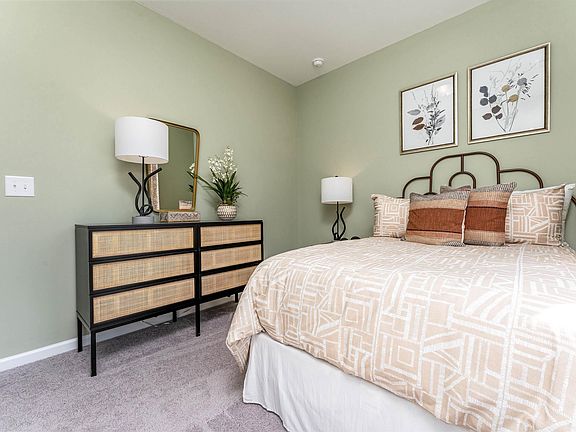 3rd image of 1502 Stonebridge Cir
