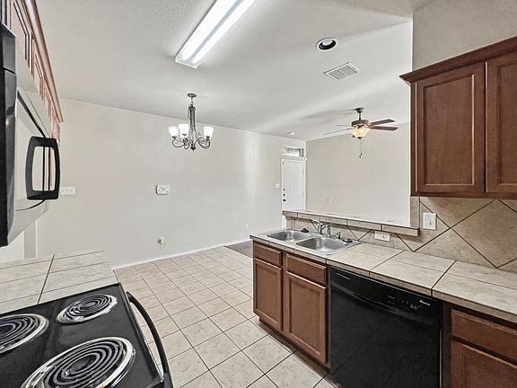 3rd image of 1301 Piedmont Dr