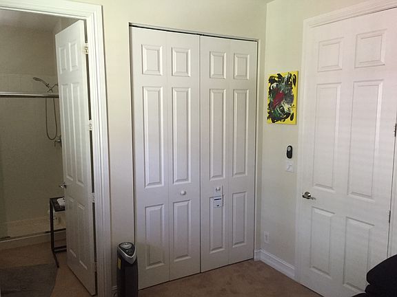 4th image of 2257 NE 9th Ave