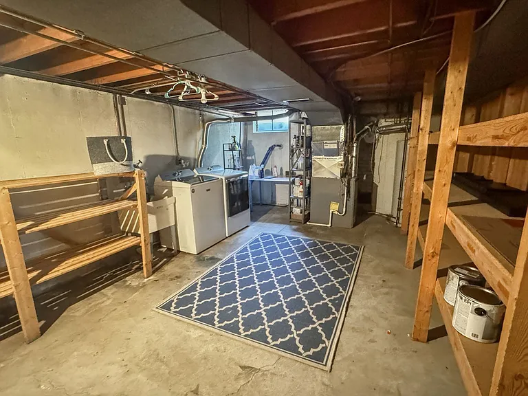 1353 Pinecrest Ave SE — Photo 17