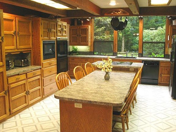 2nd image of 333 N Beaver Valley Dr