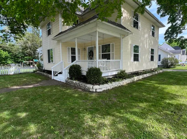 305 E Main St, Stockbridge, MI 49285