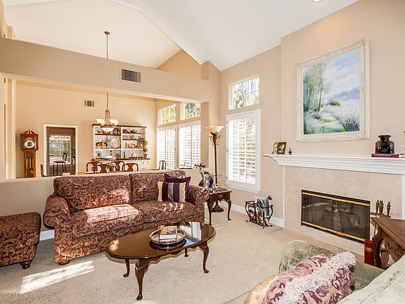 5th image of 3167 Holloway Ct