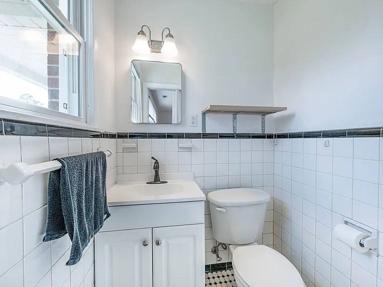 201 Stuttaford Dr — Photo 18