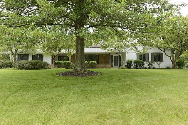 1st image of 7744 Jefferson Dr