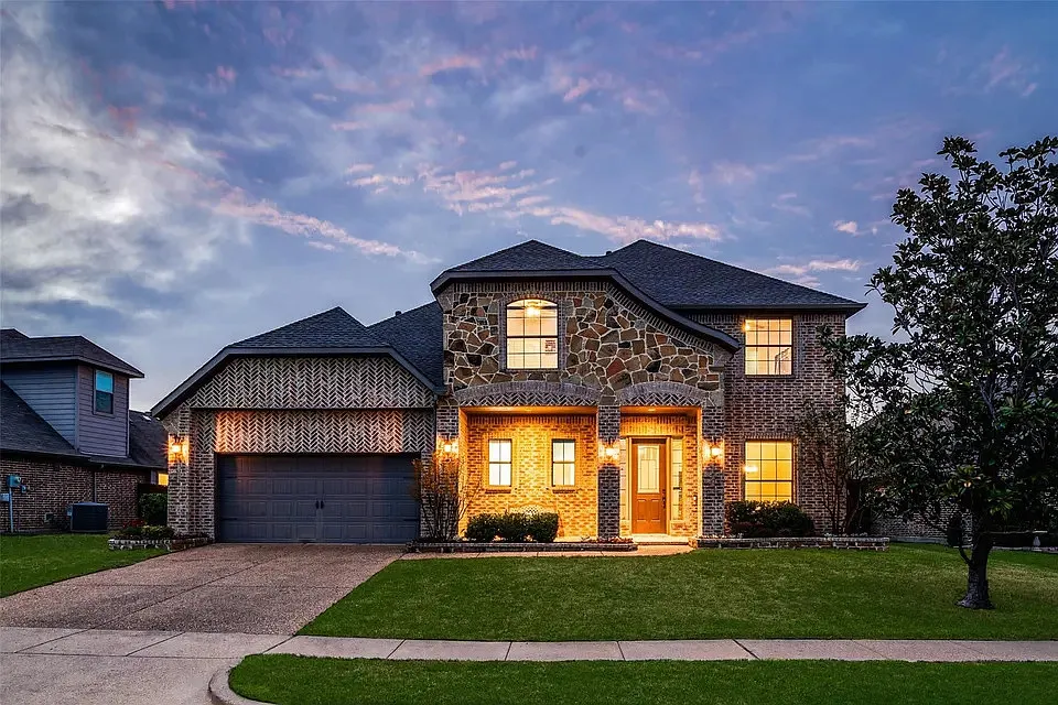 412 Bur Oak Trl