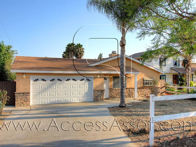 23685 Casa Bonita Ave — Photo 3