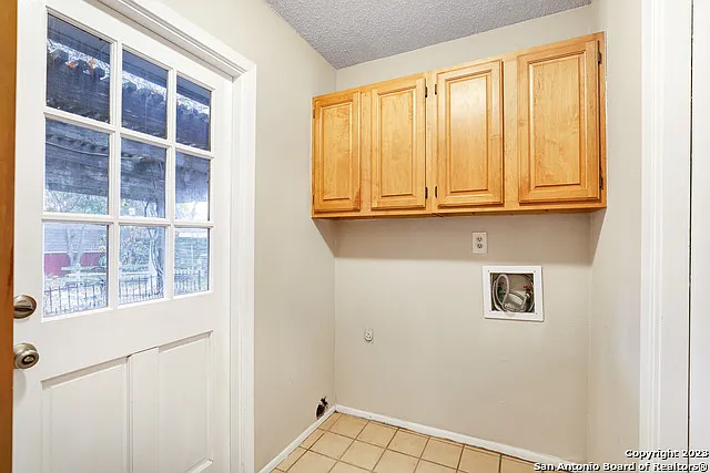 8138 Raritan St — Photo 14