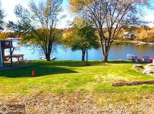 298 Eastside Ln, Montezuma, IA 50171
