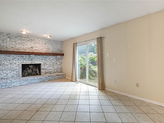 3rd image of 5404 Quisenberry Dr