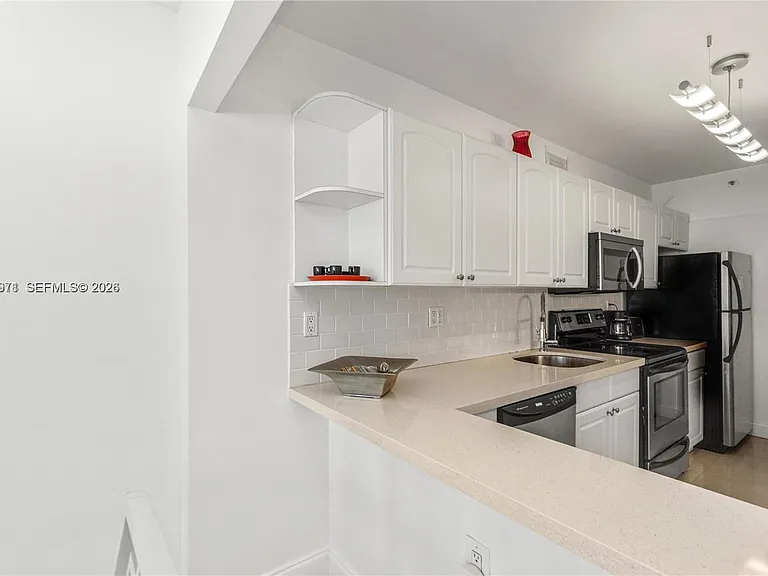 100 Lincoln Rd #1503 — Photo 11
