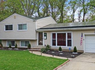 62 Annapolis Dr, Hazlet, NJ 07730