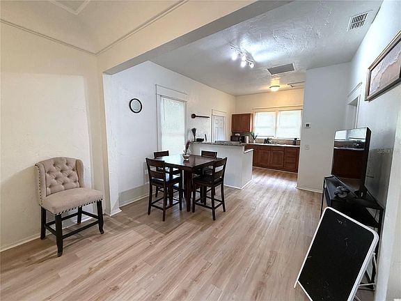 5th image of 1204 E Emma St #1204