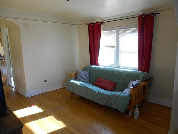 4th image of 3229 N Wilton Ave #3R