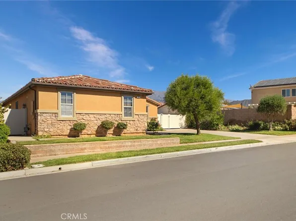 100 Country Club Dr, Calimesa, CA 92320
