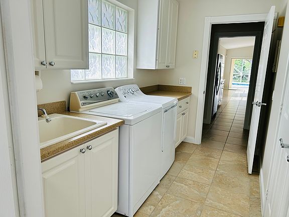 5th image of 15401 Orlanda Dr