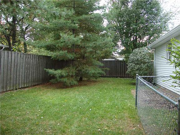 5th image of 7565 E 51st St