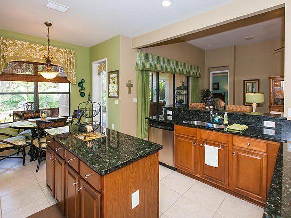 2nd image of 77 Thicket Creek Trl