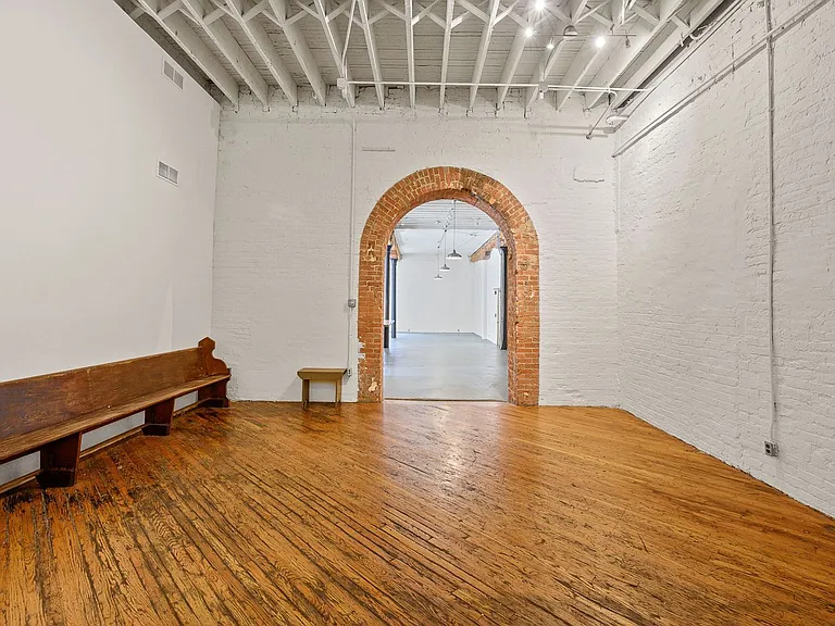 1622 Vine St — Photo 19