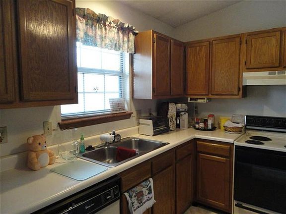 4th image of 11450 Dehaviland Dr