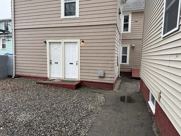 160-162 Transit St — Photo 24