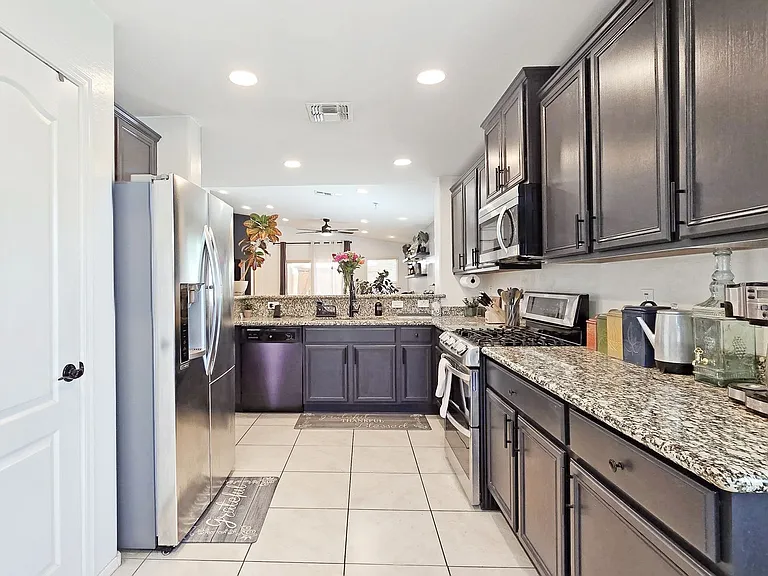 3913 S 185th Ln — Photo 10