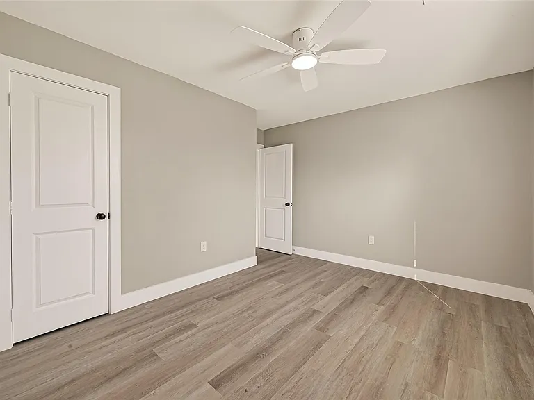 3527 La Retama Dr — Photo 17